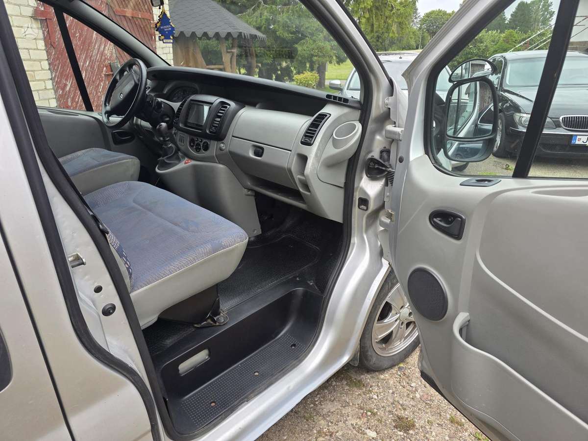 Renault Trafic 2004 — photo 8