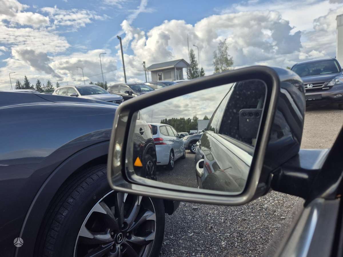Mercedes-Benz E200 2011 — photo 17