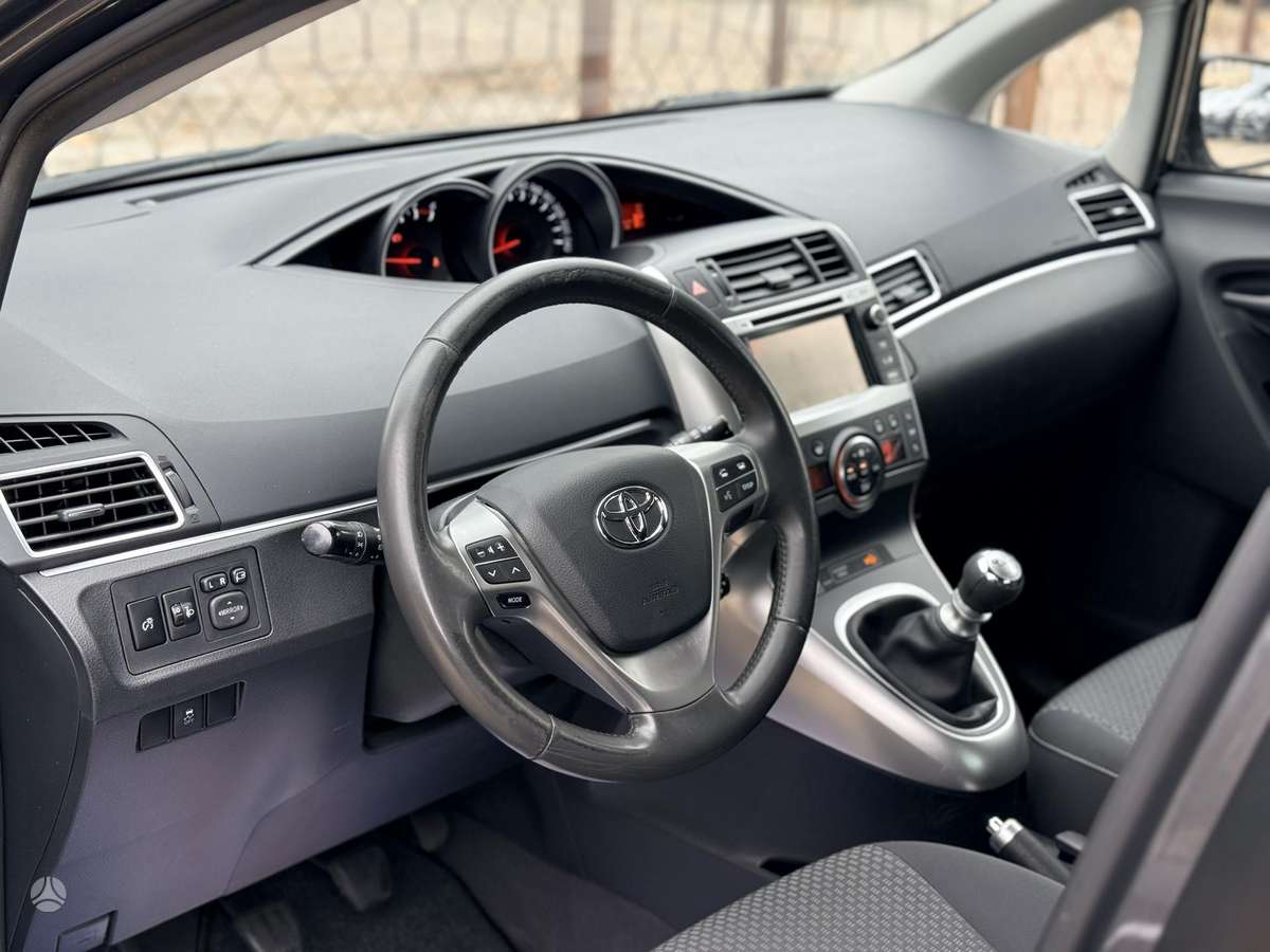 Toyota Verso 2013 — photo 6