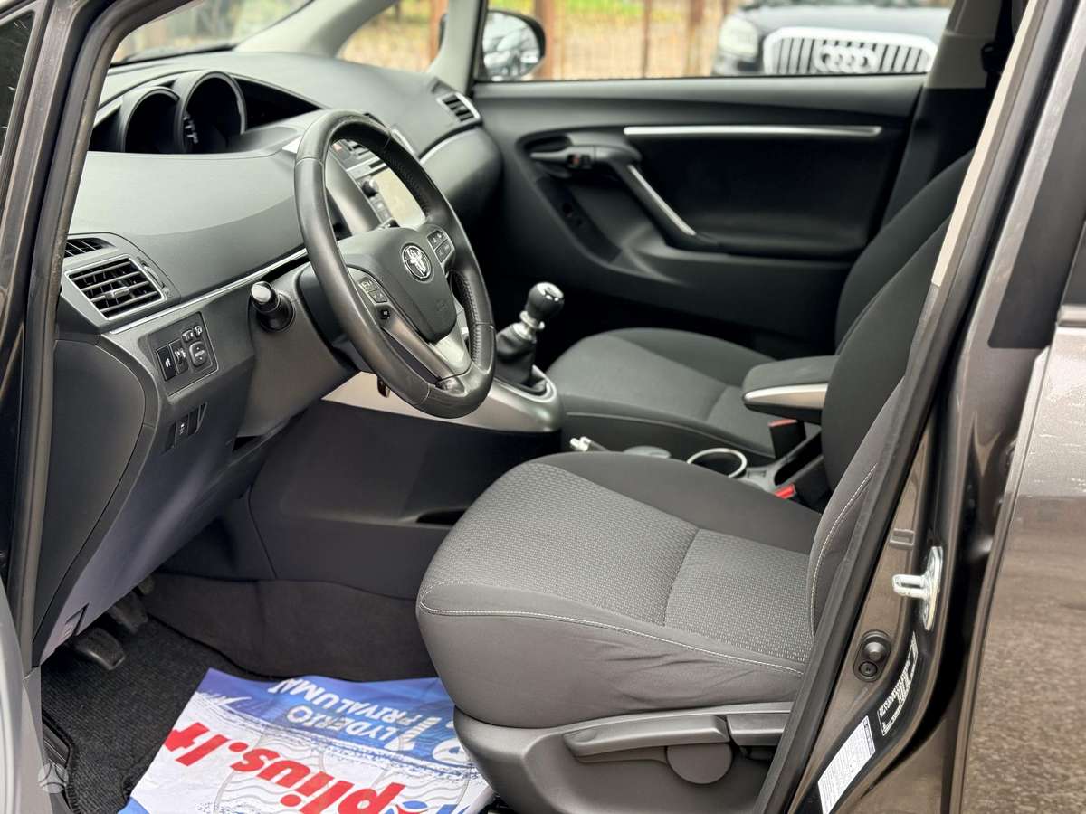 Toyota Verso 2013 — photo 8