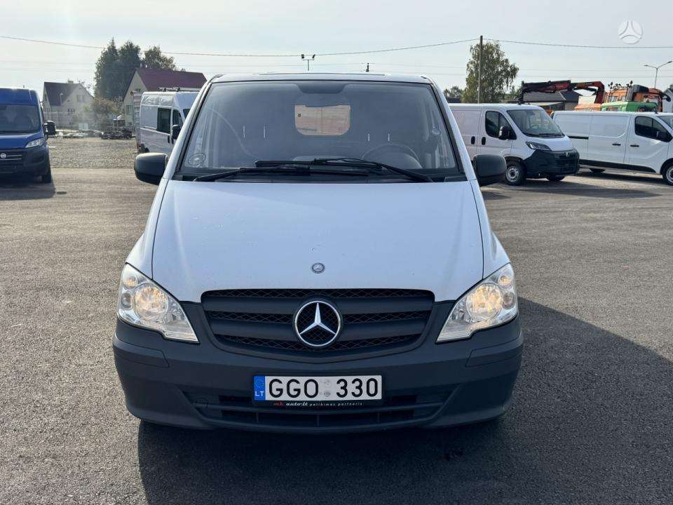 Mercedes-Benz Vito 2012 — rear view