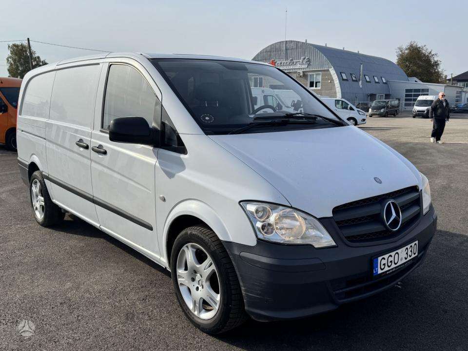 Mercedes-Benz Vito 2012 — interior