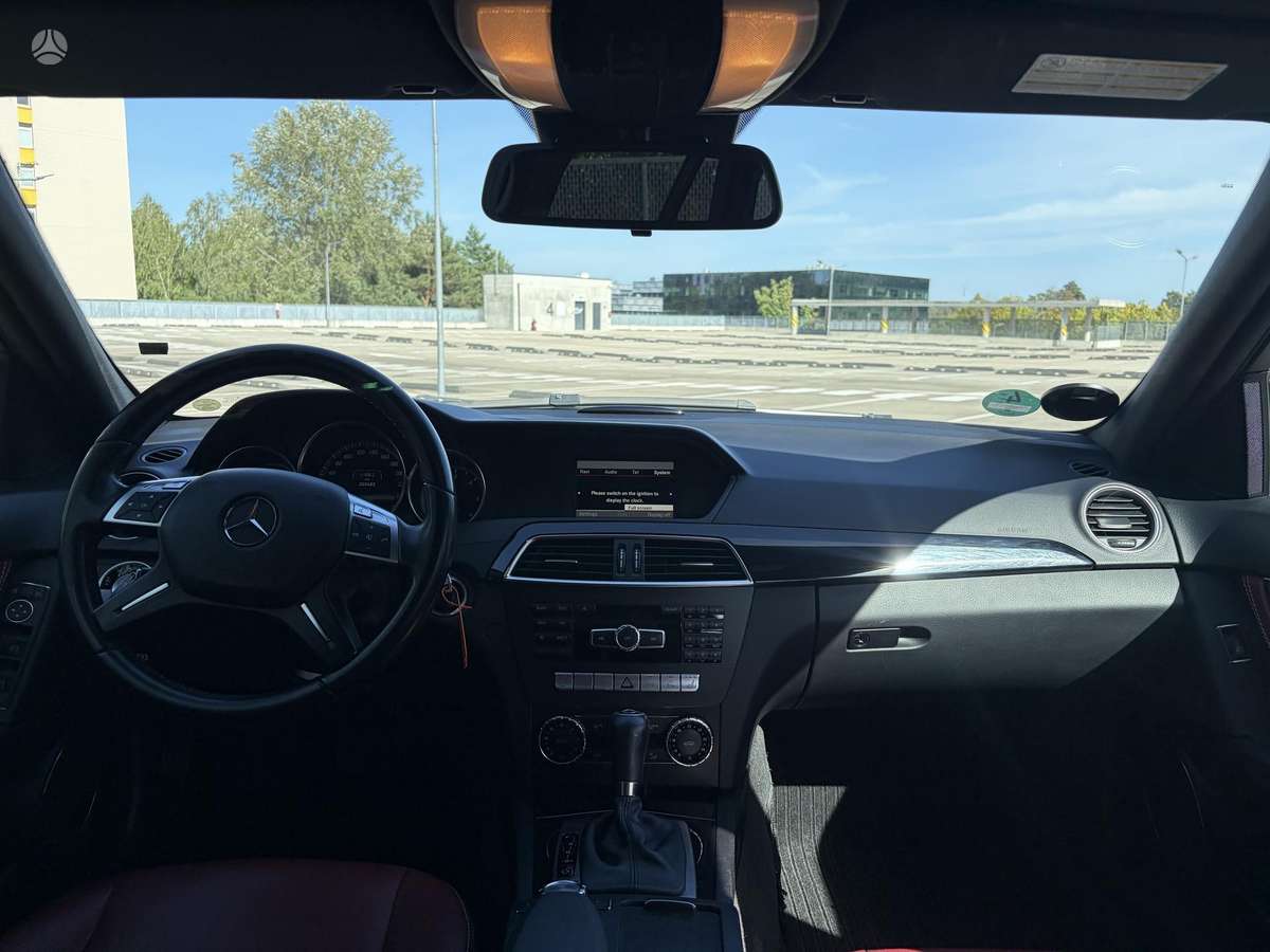 Mercedes-Benz C220 2012 — photo 15
