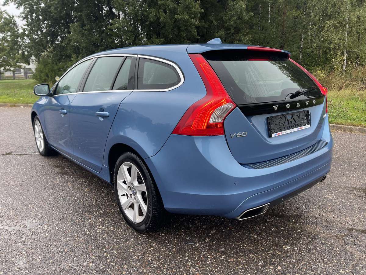 Volvo V60 2014 — photo 11