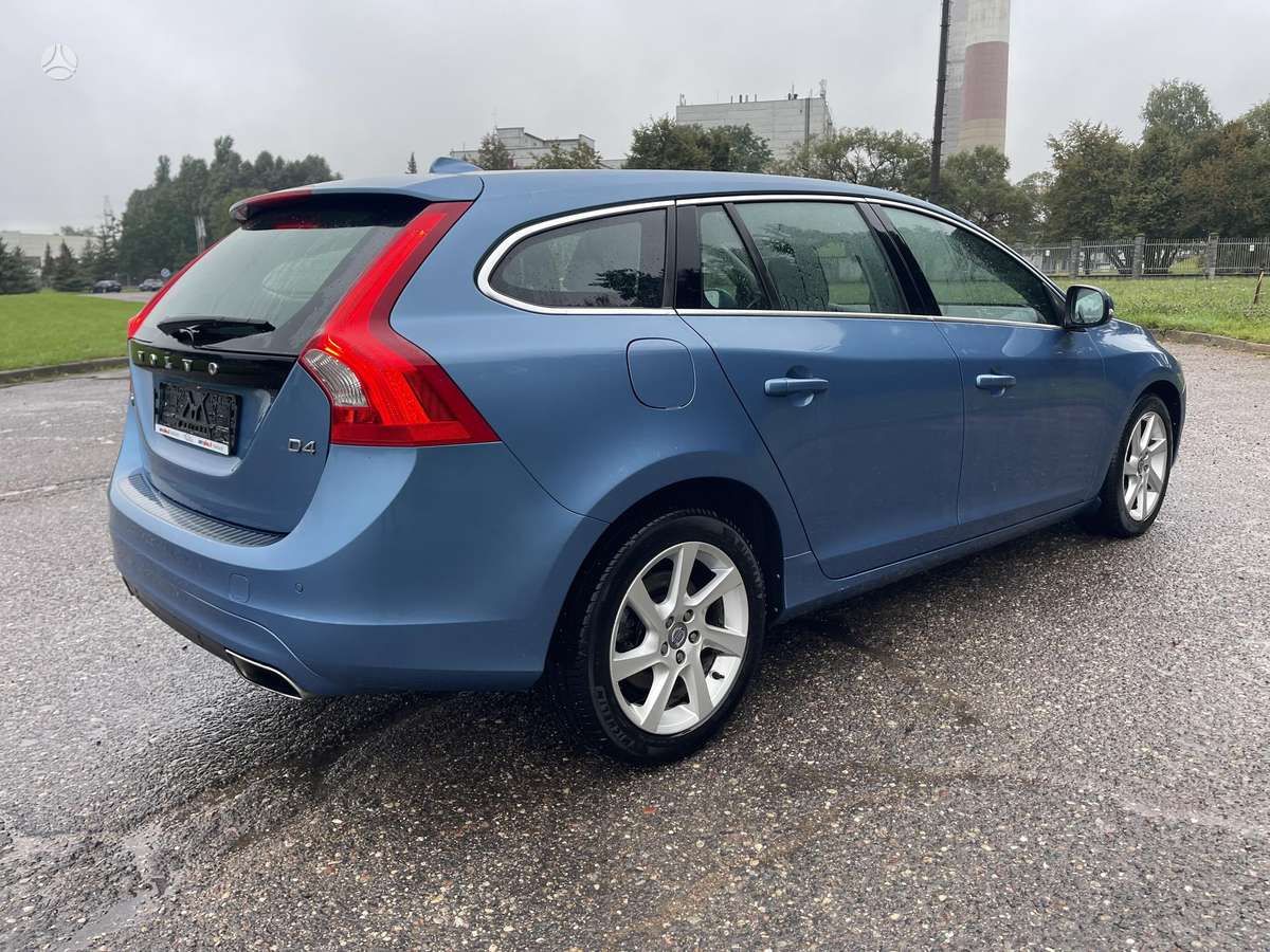 Volvo V60 2014 — photo 14
