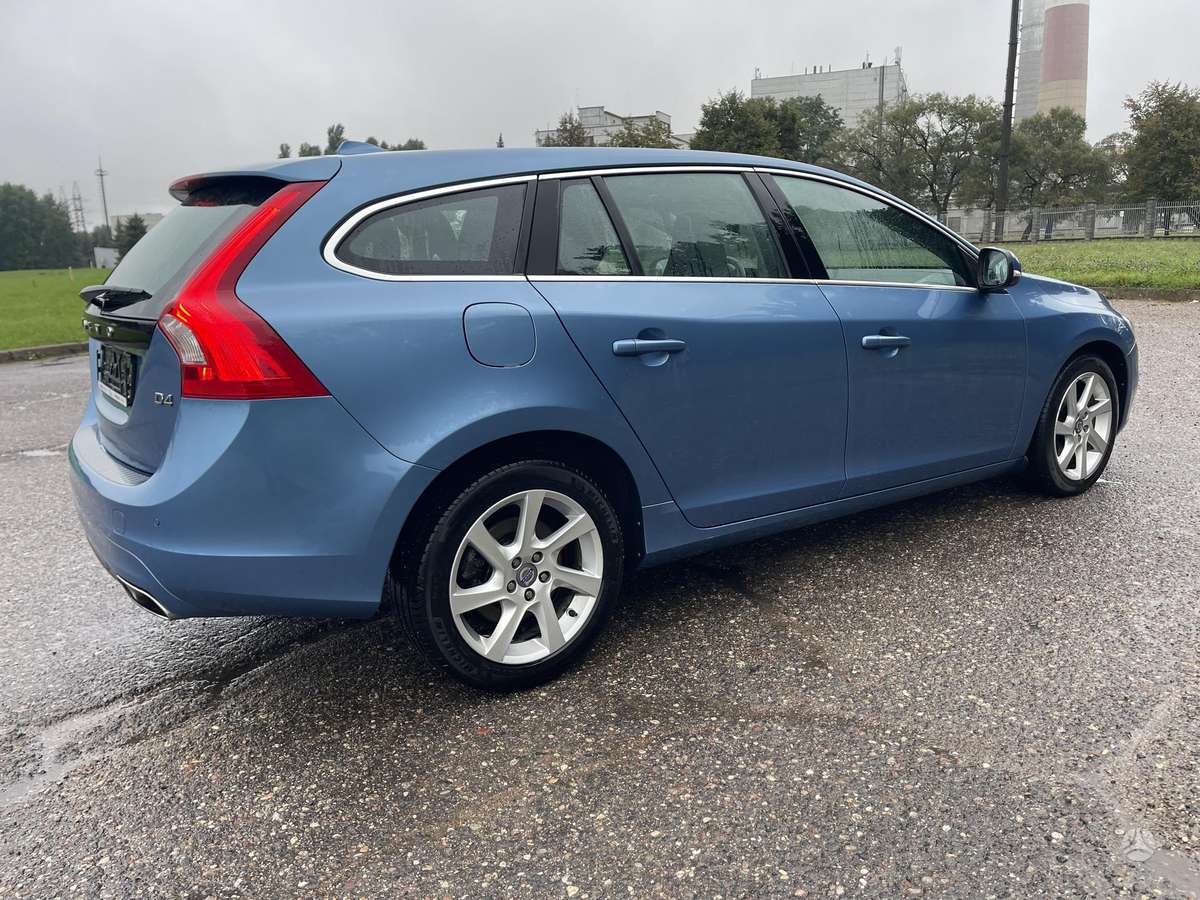 Volvo V60 2014 — photo 15