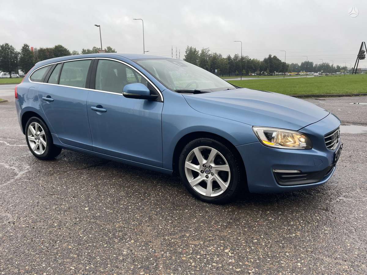 Volvo V60 2014 — rear view