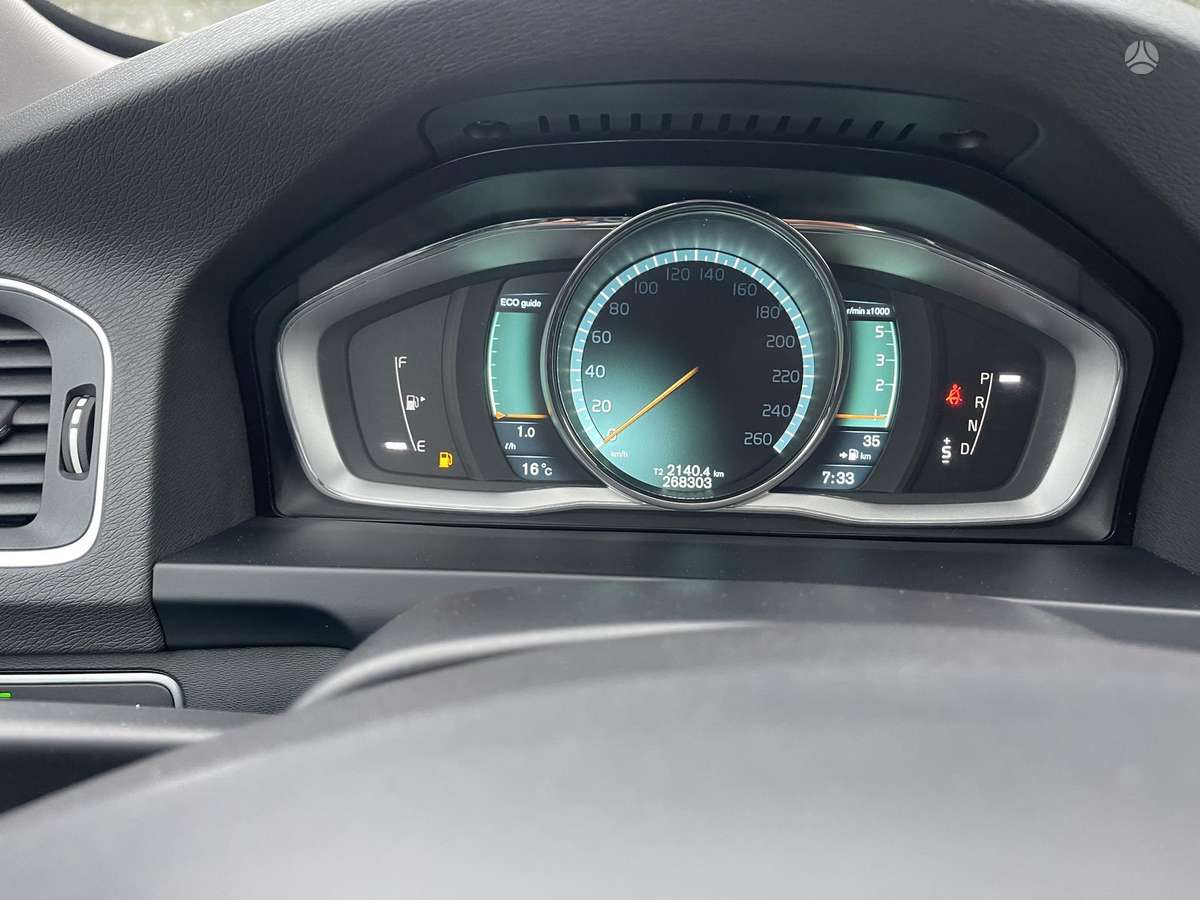 Volvo V60 2014 — photo 20
