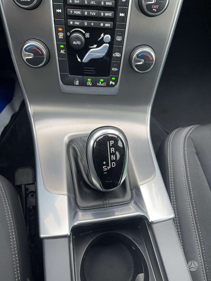 Volvo V60 2014 — photo 22