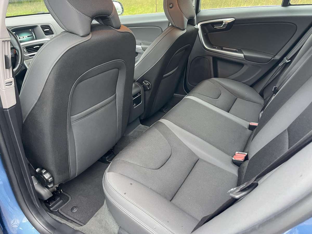Volvo V60 2014 — photo 26