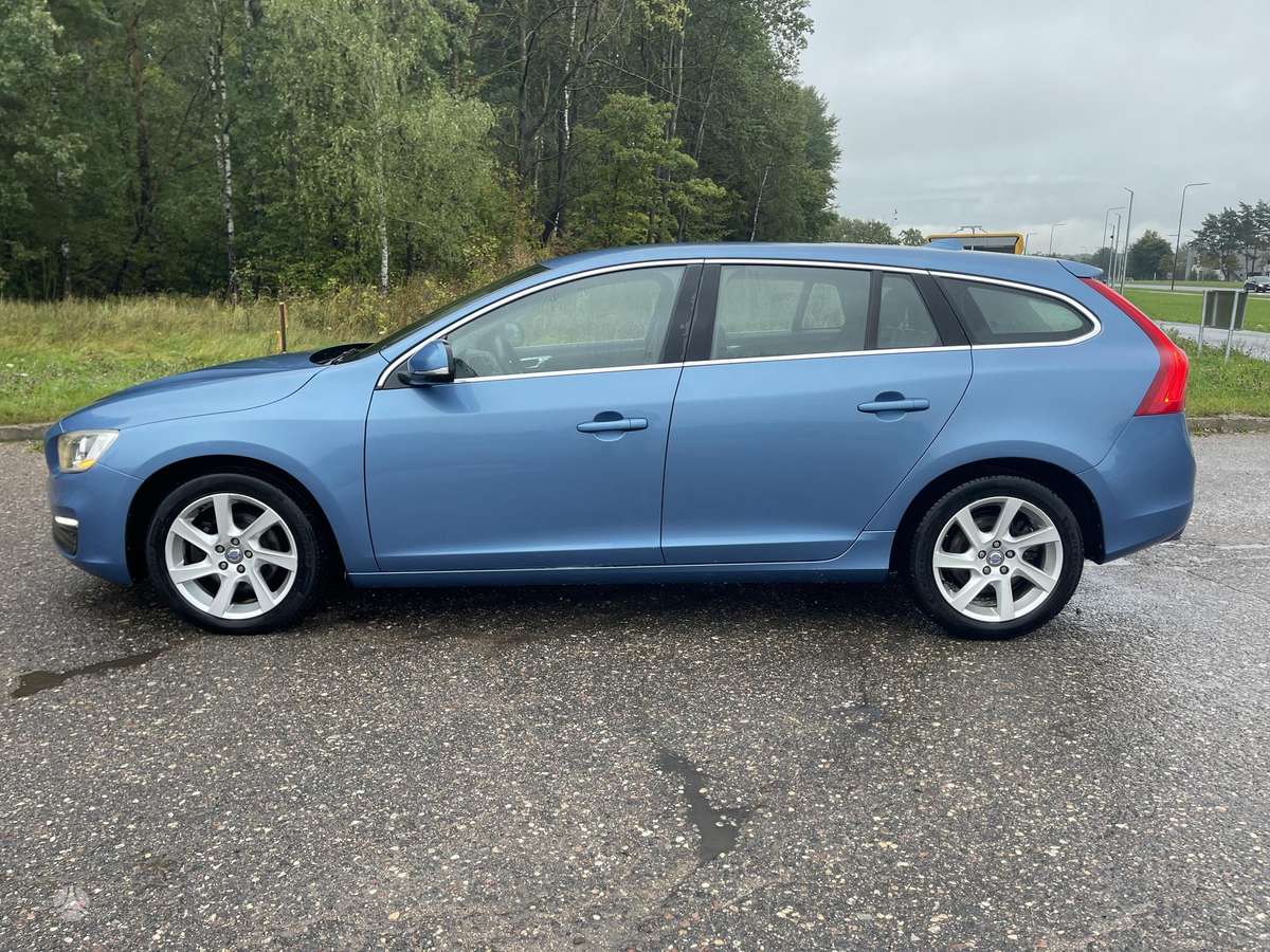 Volvo V60 2014 — photo 8