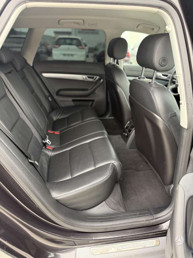 Audi A6 2010 — photo 15