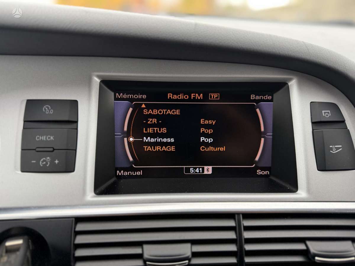 Audi A6 2010 — photo 19