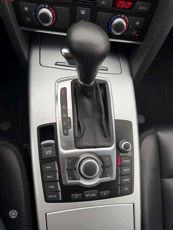 Audi A6 2010 — photo 20
