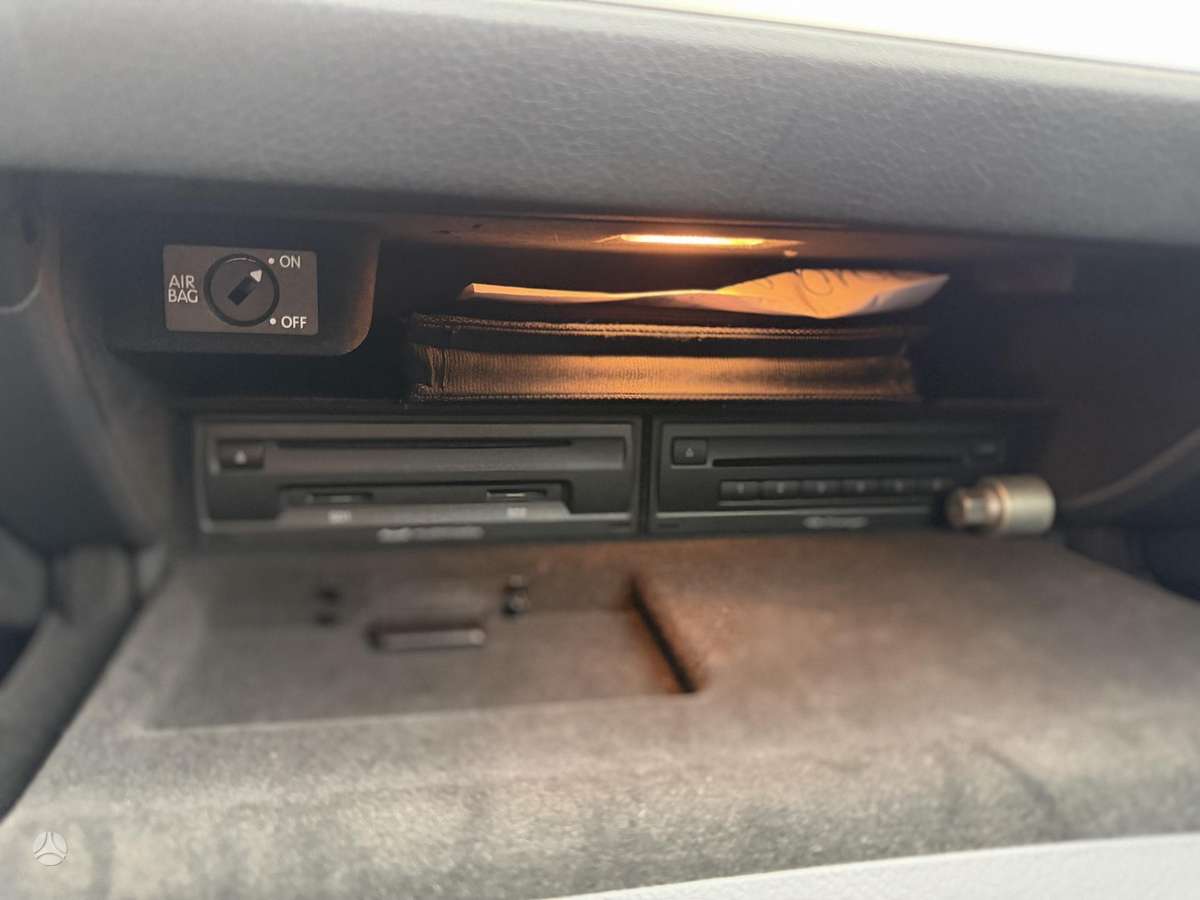 Audi A6 2010 — photo 24