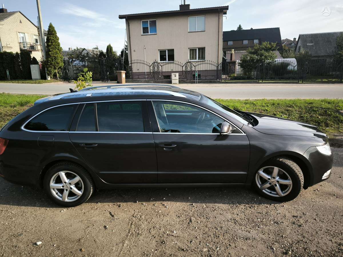 Skoda Superb 2010 — photo 10