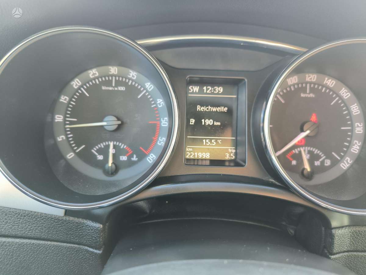 Skoda Superb 2010 — photo 17