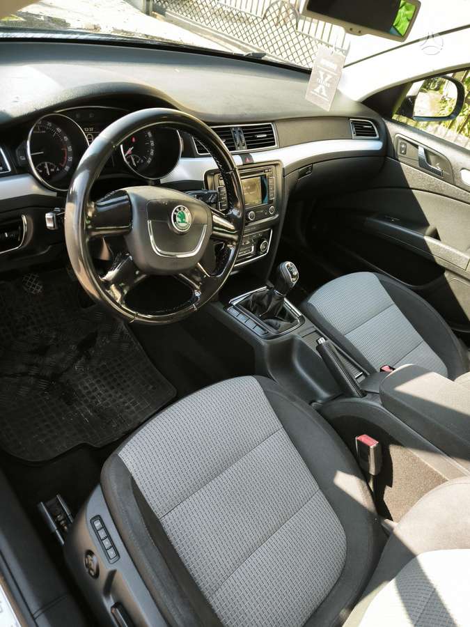 Skoda Superb 2010 — photo 24