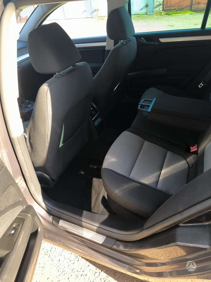 Skoda Superb 2010 — photo 27