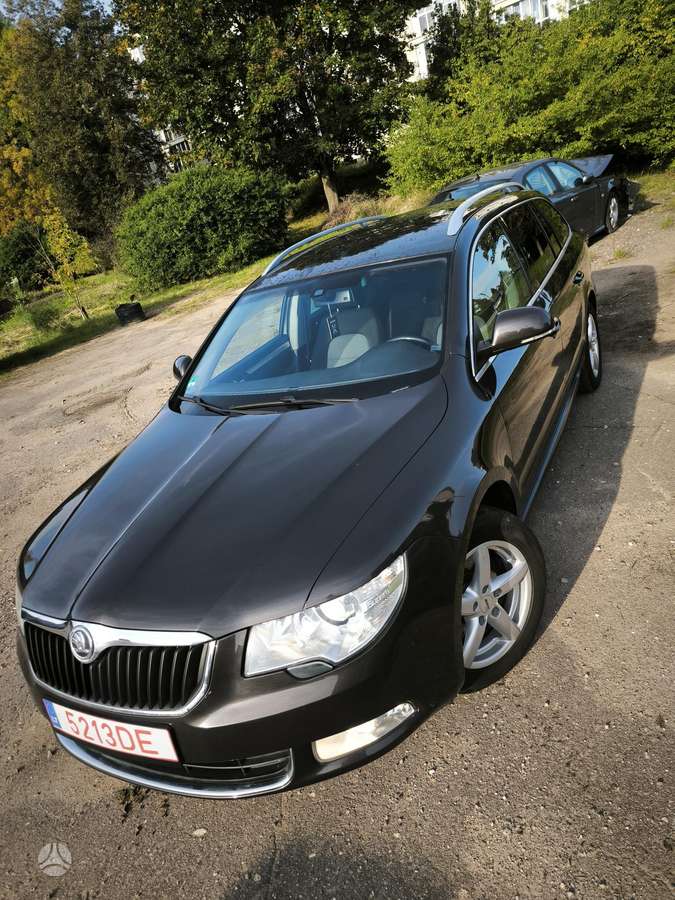 Skoda Superb 2010 — interior