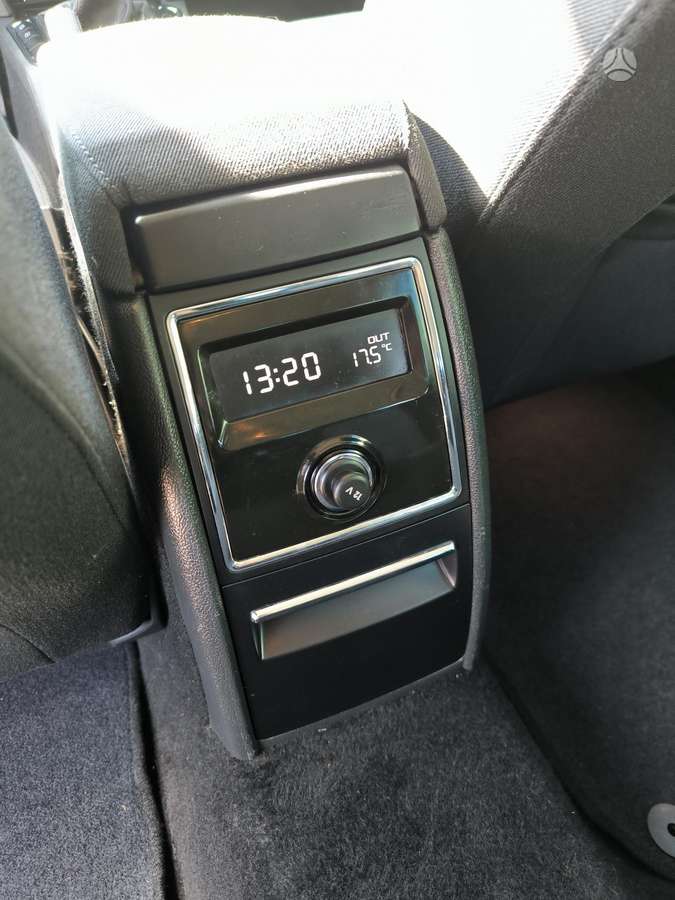 Skoda Superb 2010 — photo 31