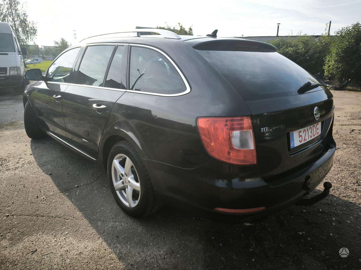 Skoda Superb 2010 — photo 6