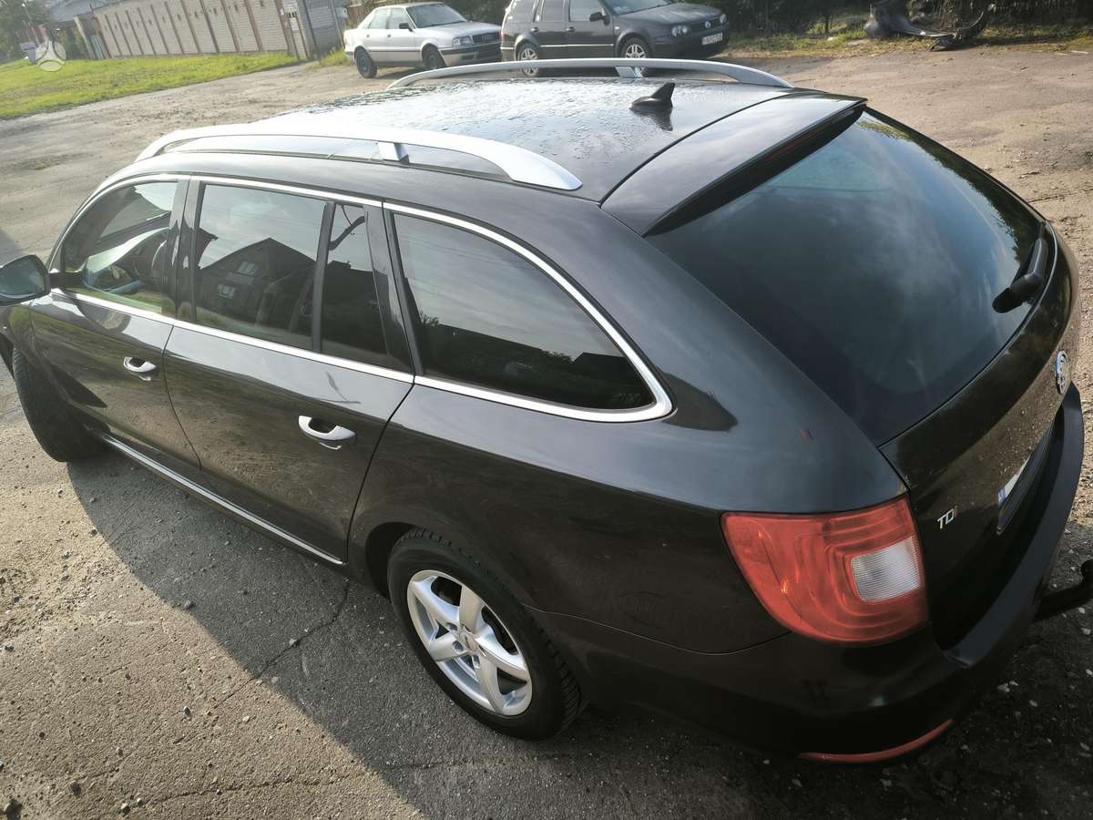 Skoda Superb 2010 — photo 7