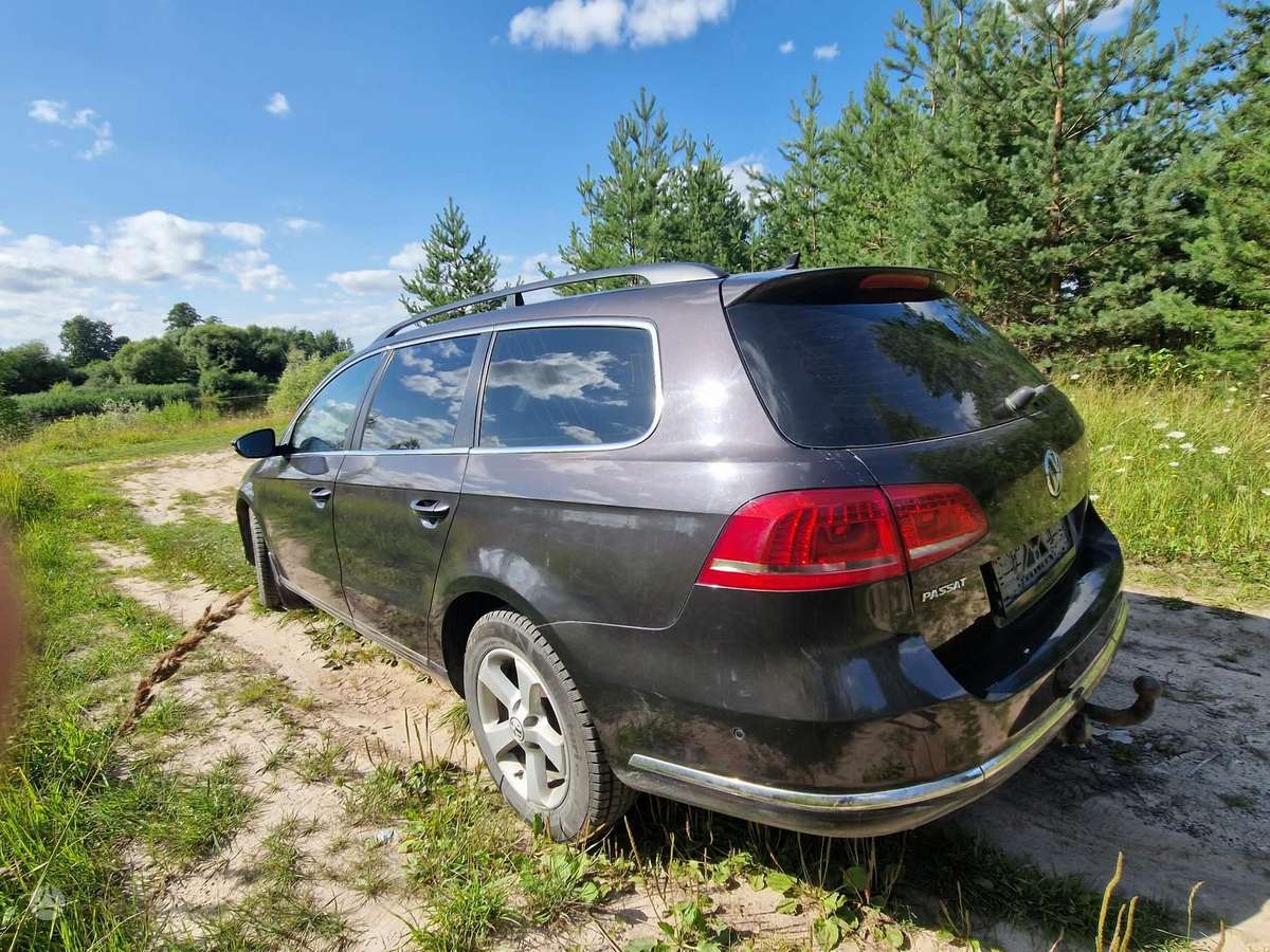 Volkswagen Passat 2011 — photo 7