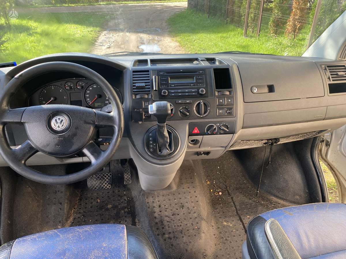 Volkswagen Transporter 2008 — photo 8