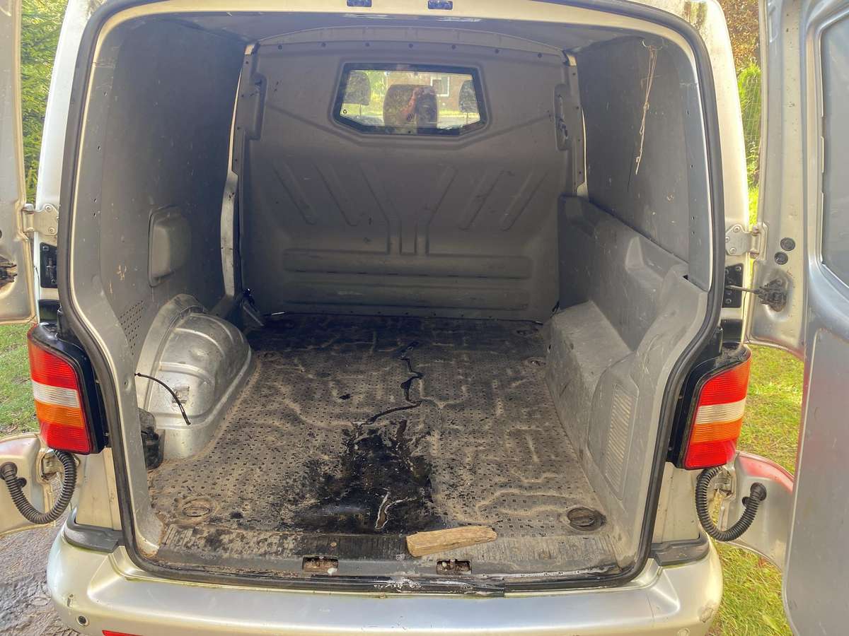 Volkswagen Transporter 2008 — photo 9