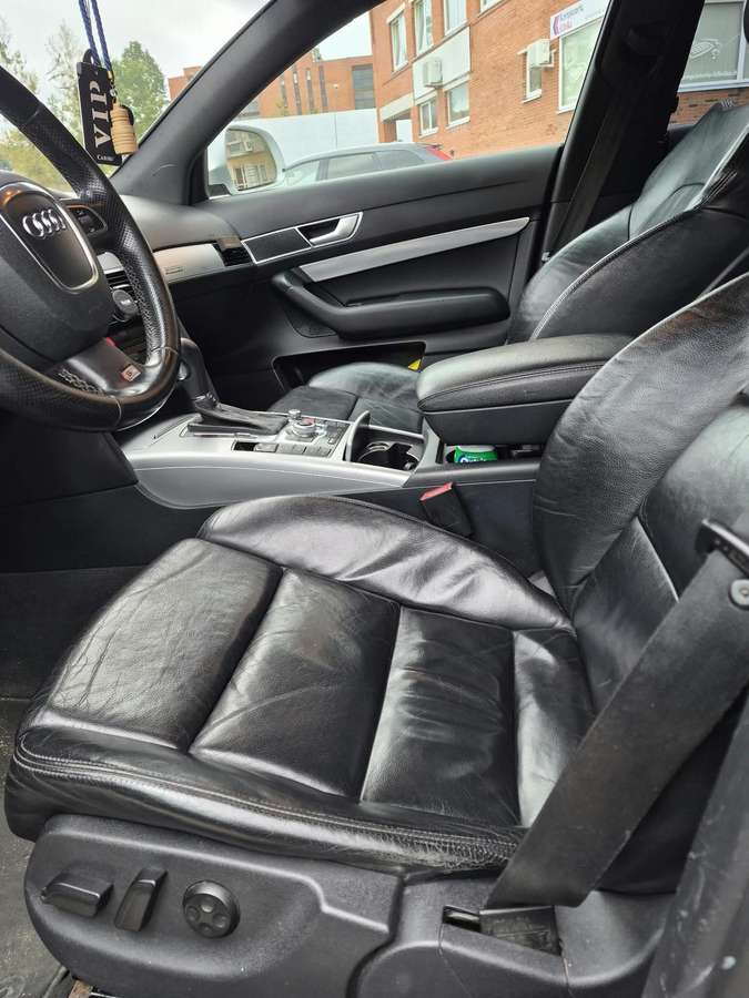 Audi A6 2011 — photo 11