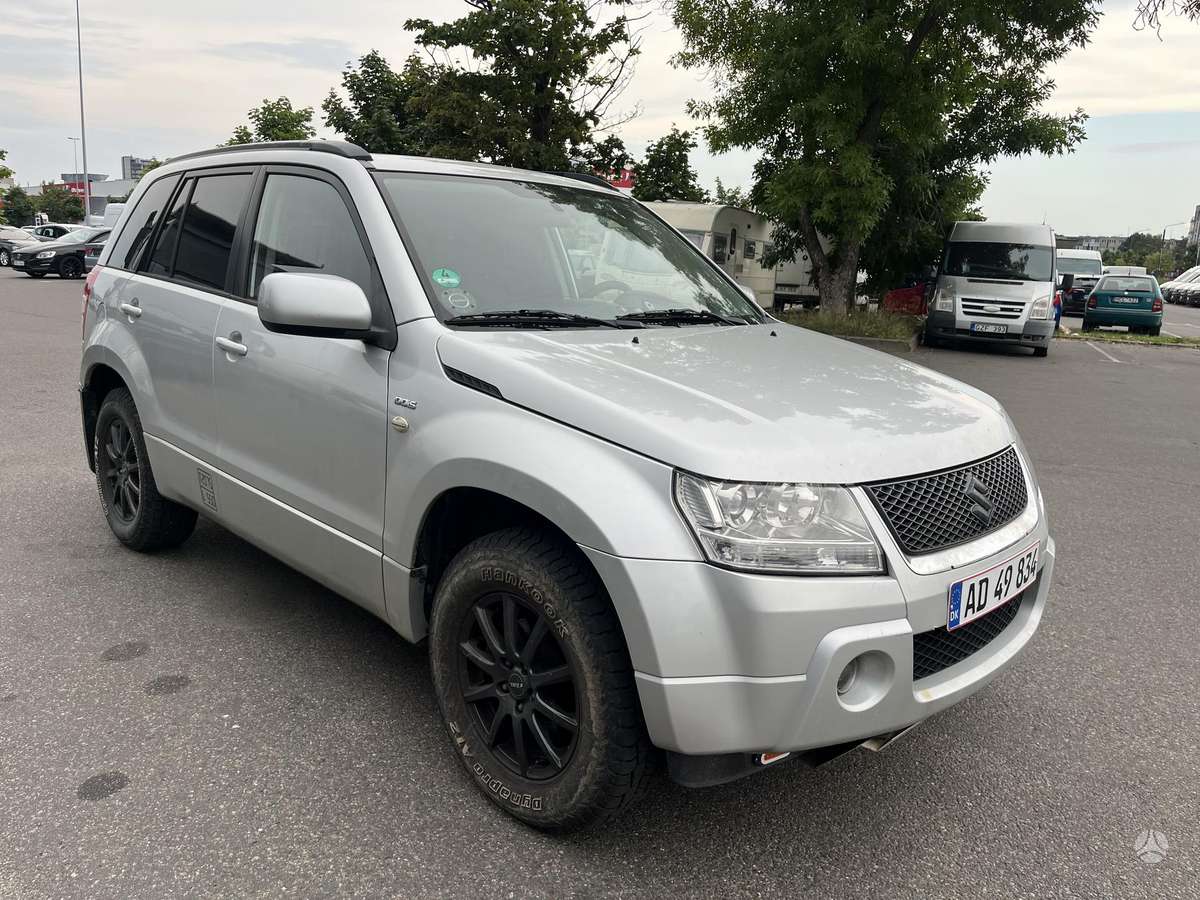 Suzuki Vitara 2006 — rear view