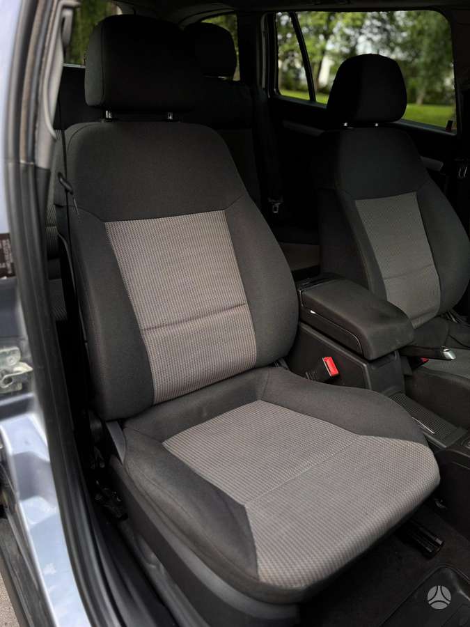 Opel Vectra 2005 — photo 16