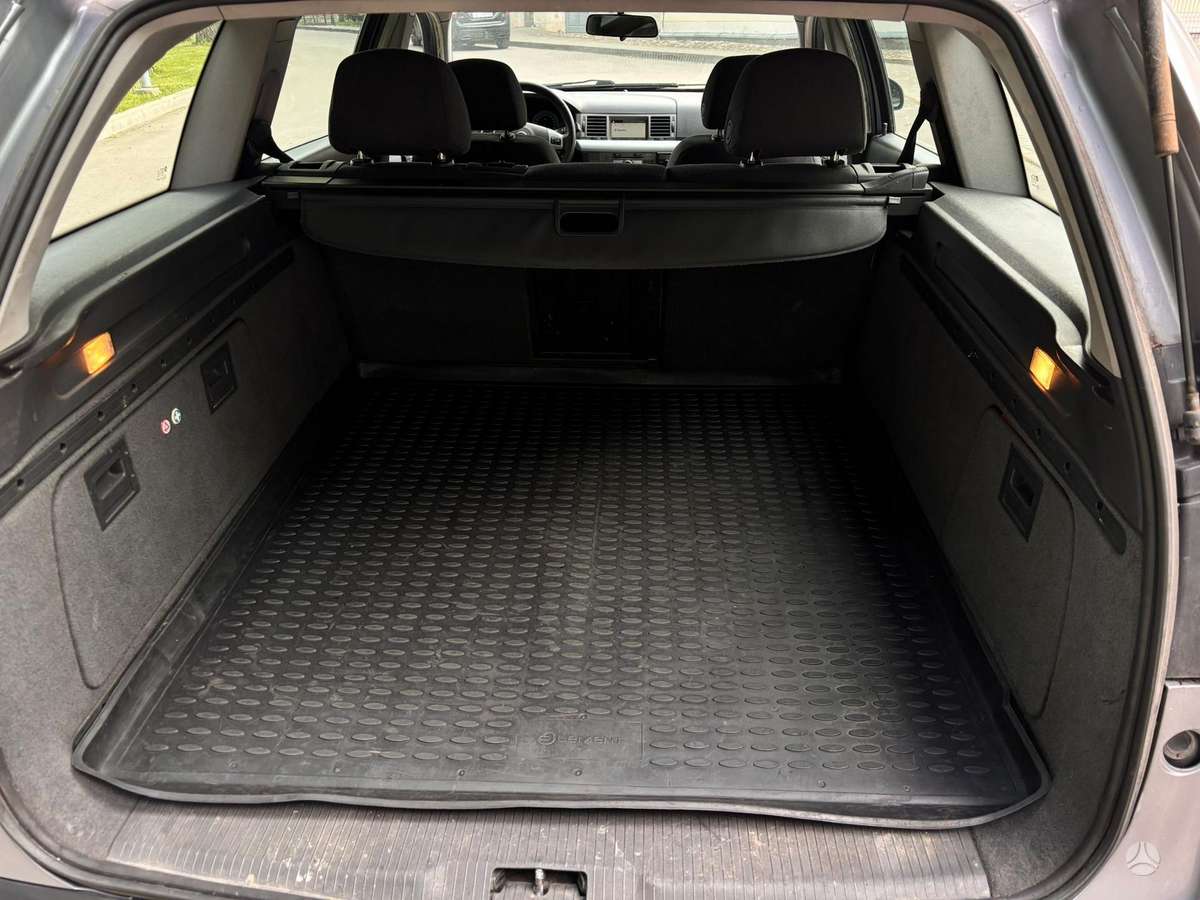 Opel Vectra 2005 — photo 17