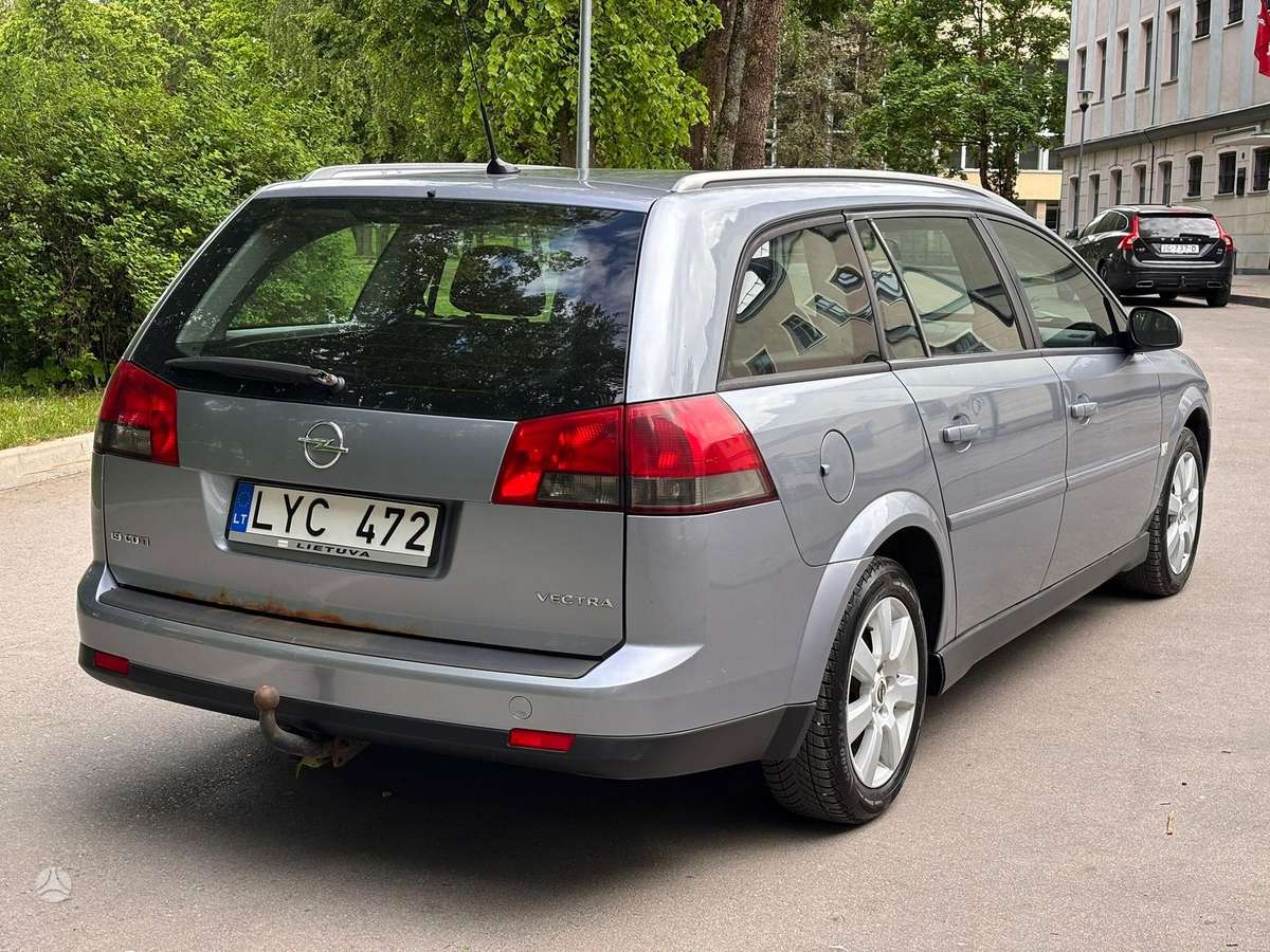 Opel Vectra 2005 — engine 1910 cm³, 150 HP (110kW)
