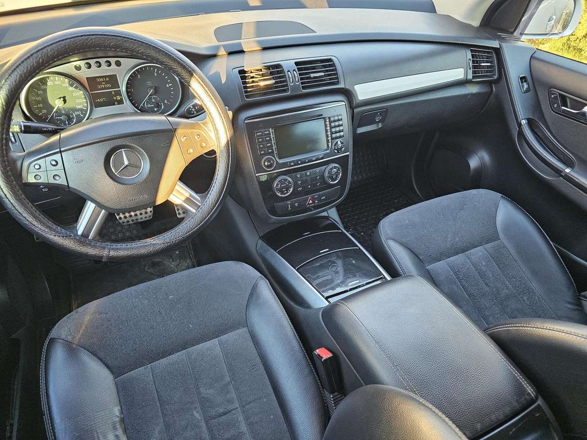 Mercedes-Benz R320 2006 — photo 18