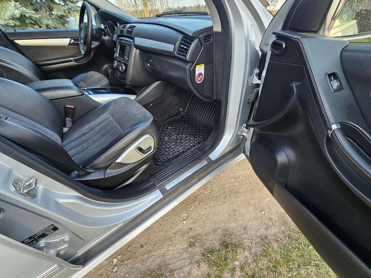 Mercedes-Benz R320 2006 — photo 19