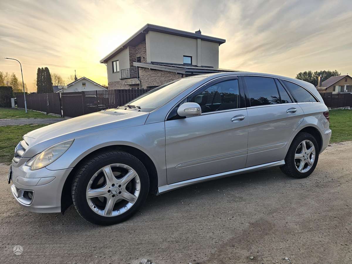 Mercedes-Benz R320 2006 — engine 3000 cm³, 224 HP (165kW)