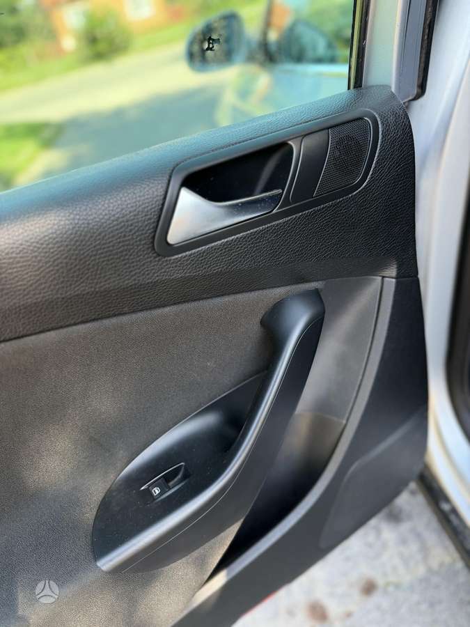 Volkswagen Passat 2010 — photo 13