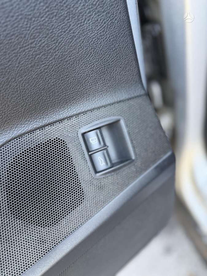 Volkswagen Passat 2010 — photo 16