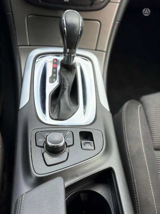 Opel Insignia 2011 — photo 13