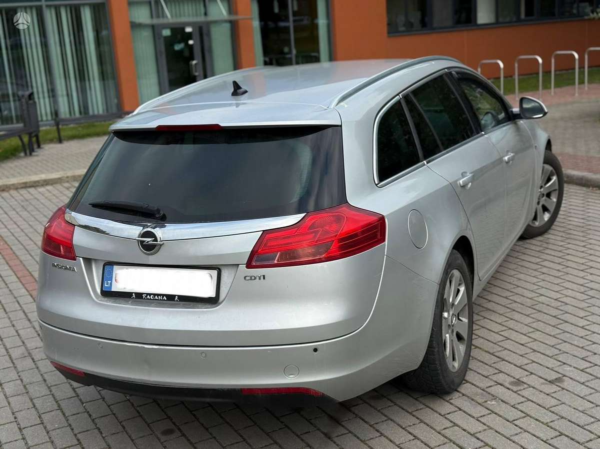 Opel Insignia 2011 — photo 7