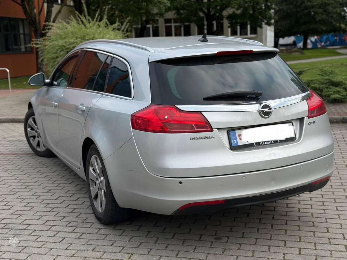 Opel Insignia 2011 — photo 8