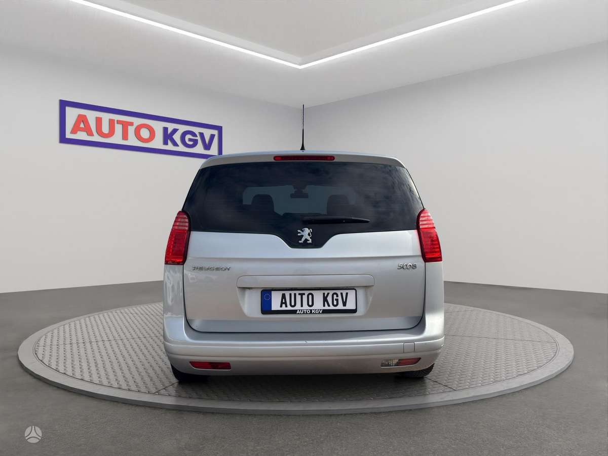 Peugeot 5008 2010 — двигун 1600 cm³, 120 HP (88kW)