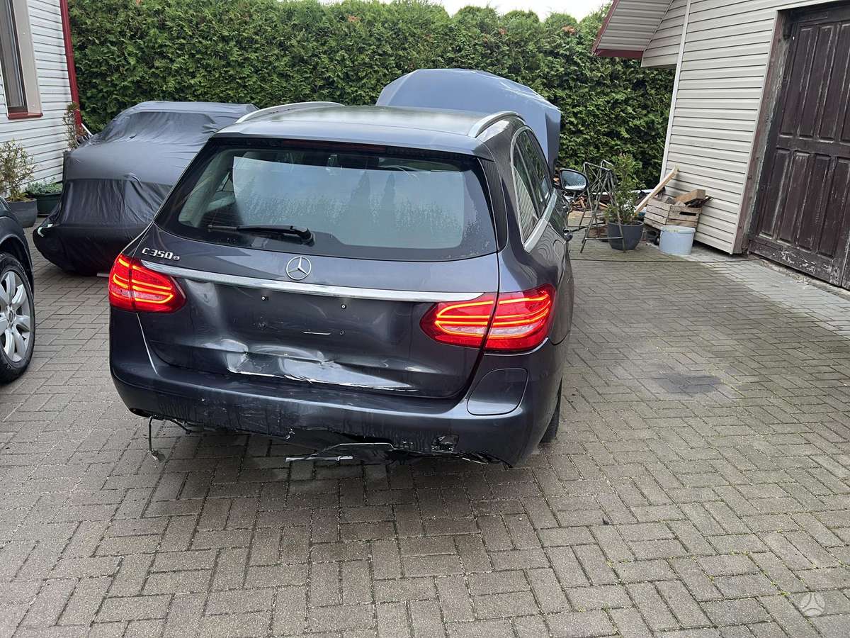 Mercedes-Benz C350 2015 — photo 6
