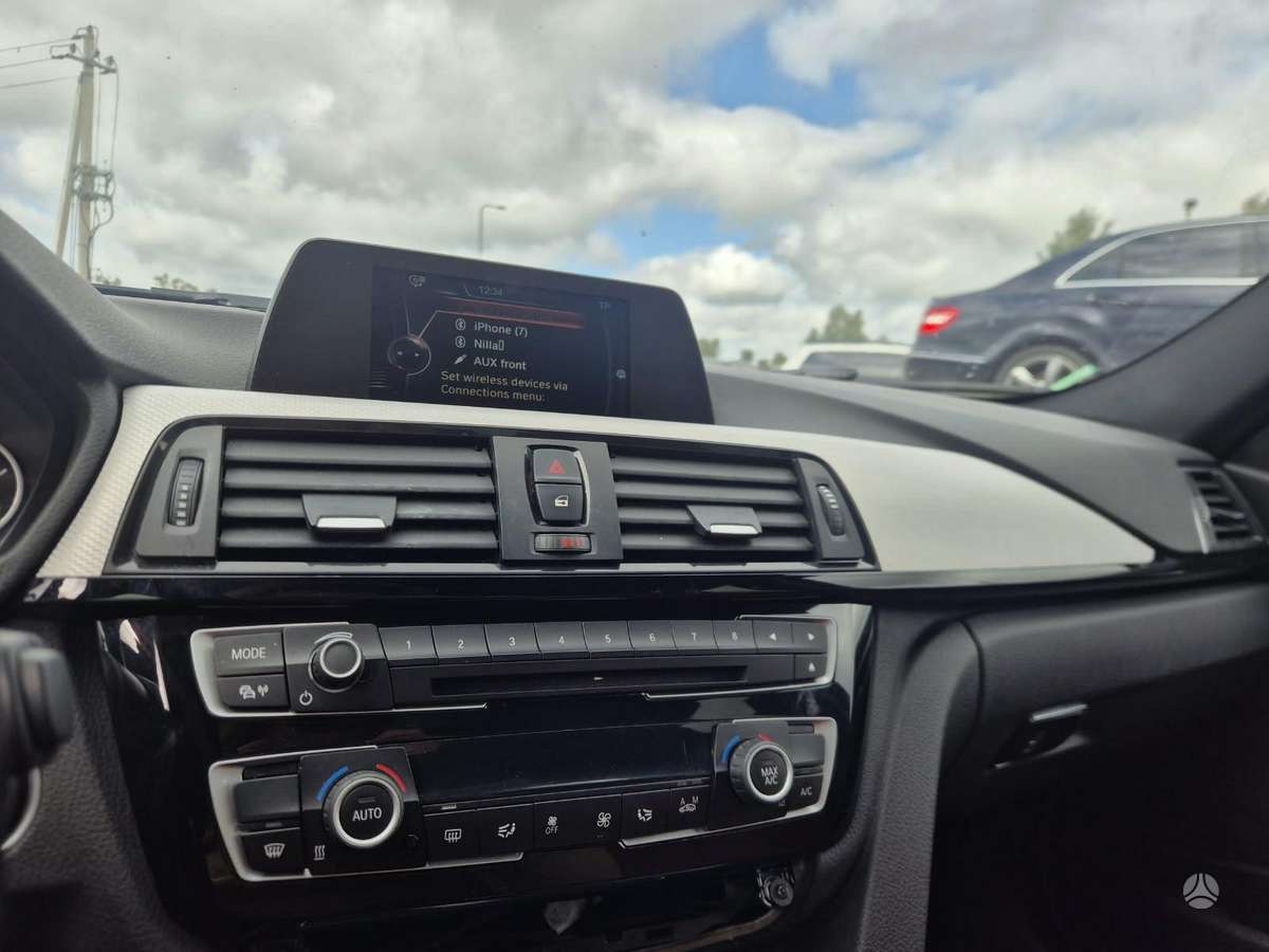 BMW 320 2015 — photo 7