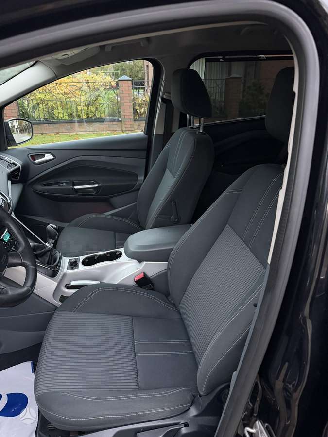 Ford Grand 2011 — photo 10