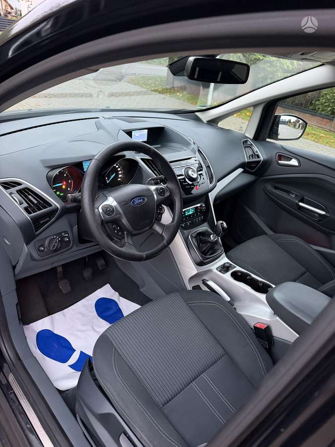 Ford Grand 2011 — photo 11