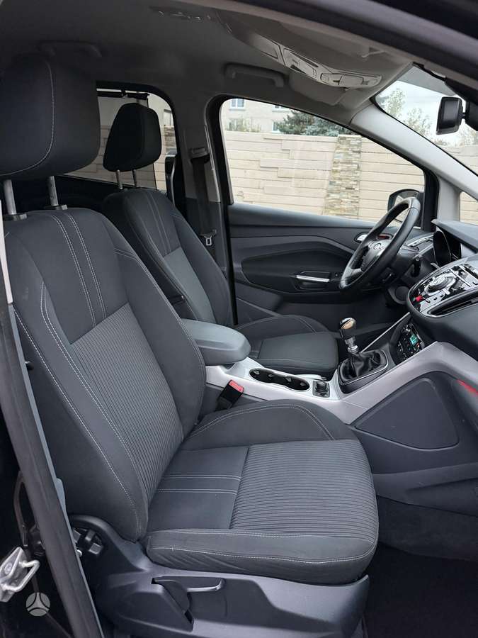 Ford Grand 2011 — photo 15