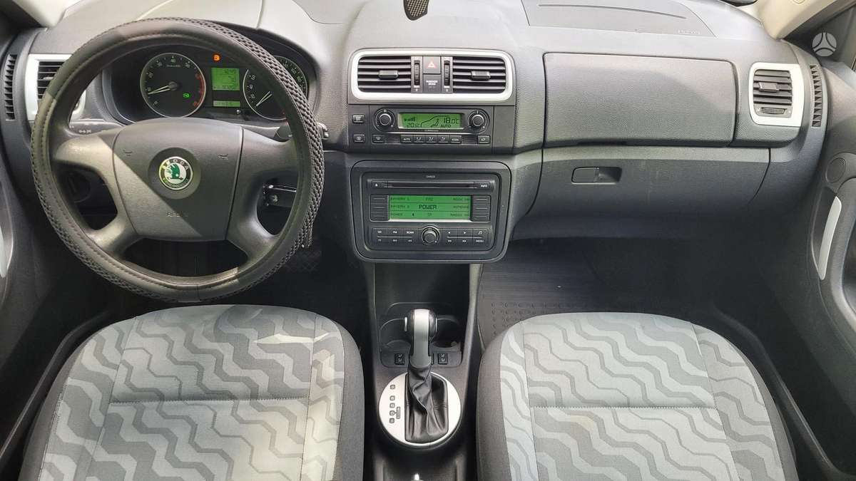 Skoda Fabia 2009 — photo 14